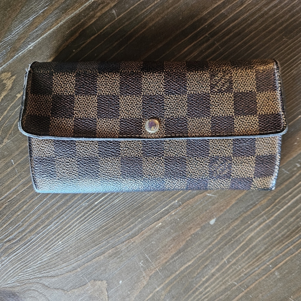 Louis Vuitton Damier Sarah Wallet